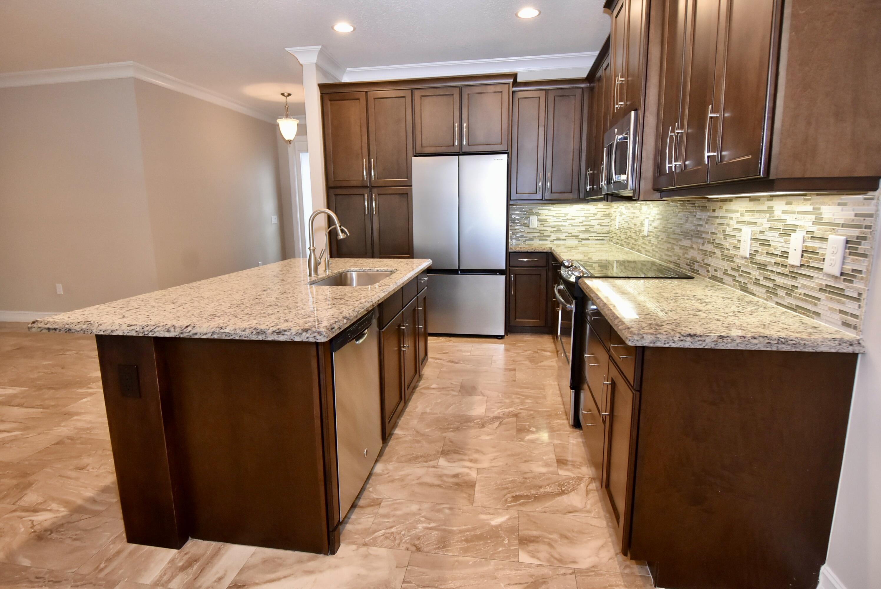 8079 Snowflake Obsidian Trail