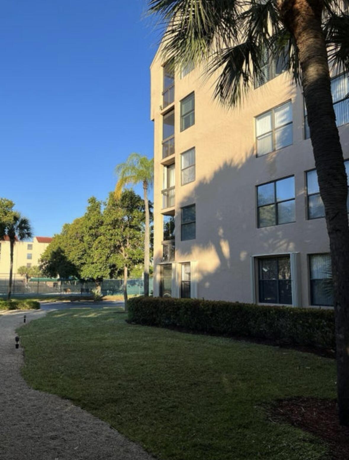 600 Egret Circle 7305