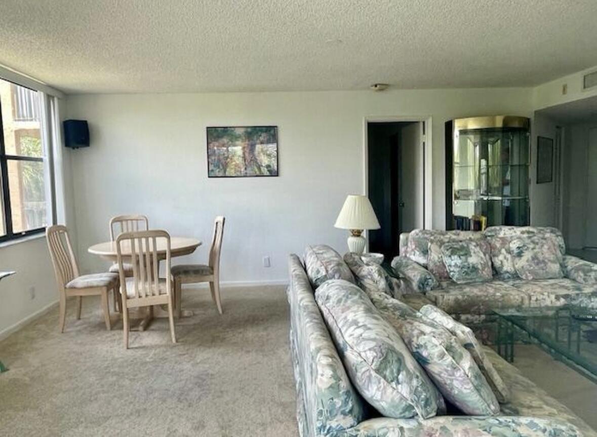 600 Egret Circle 7305