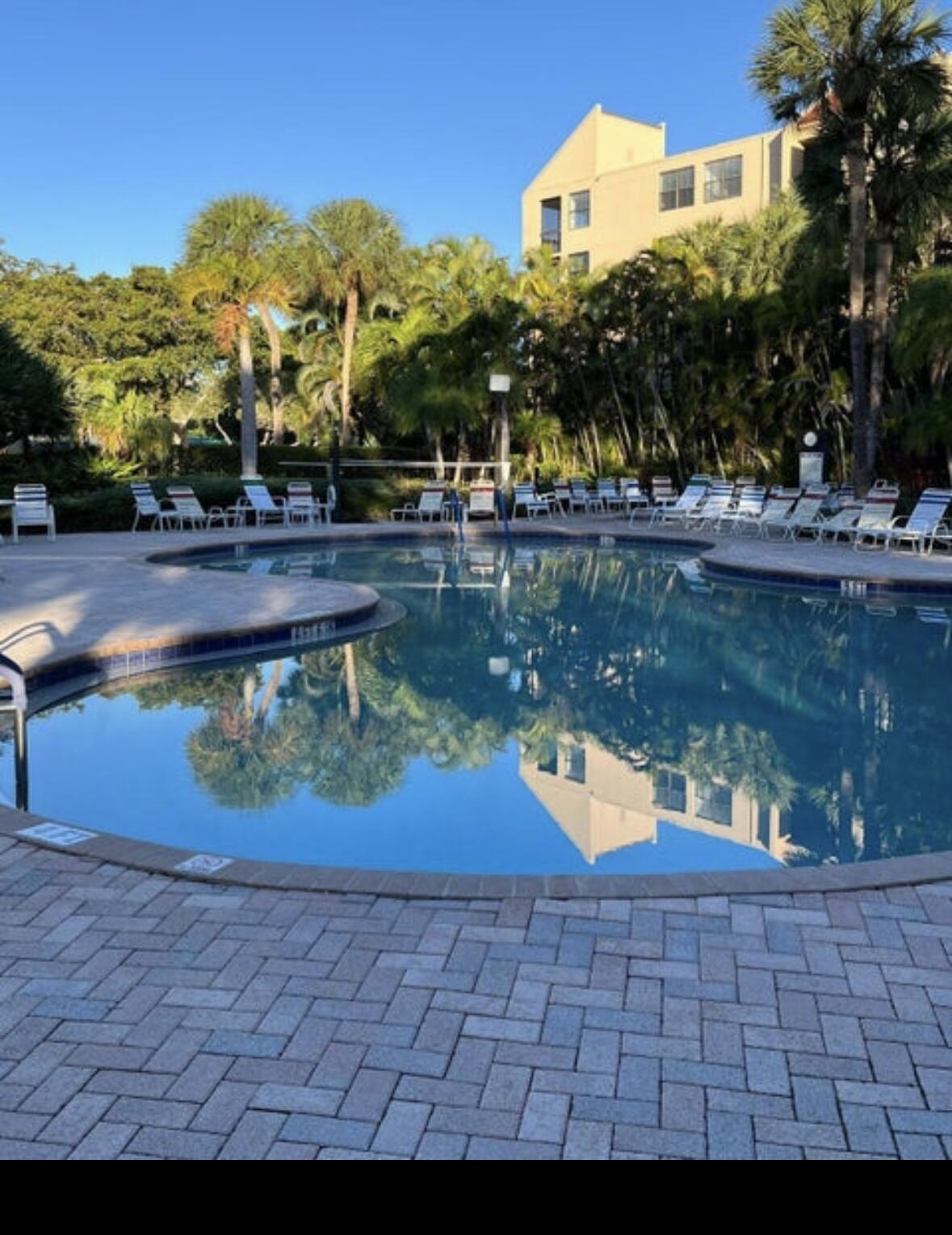 600 Egret Circle 7305