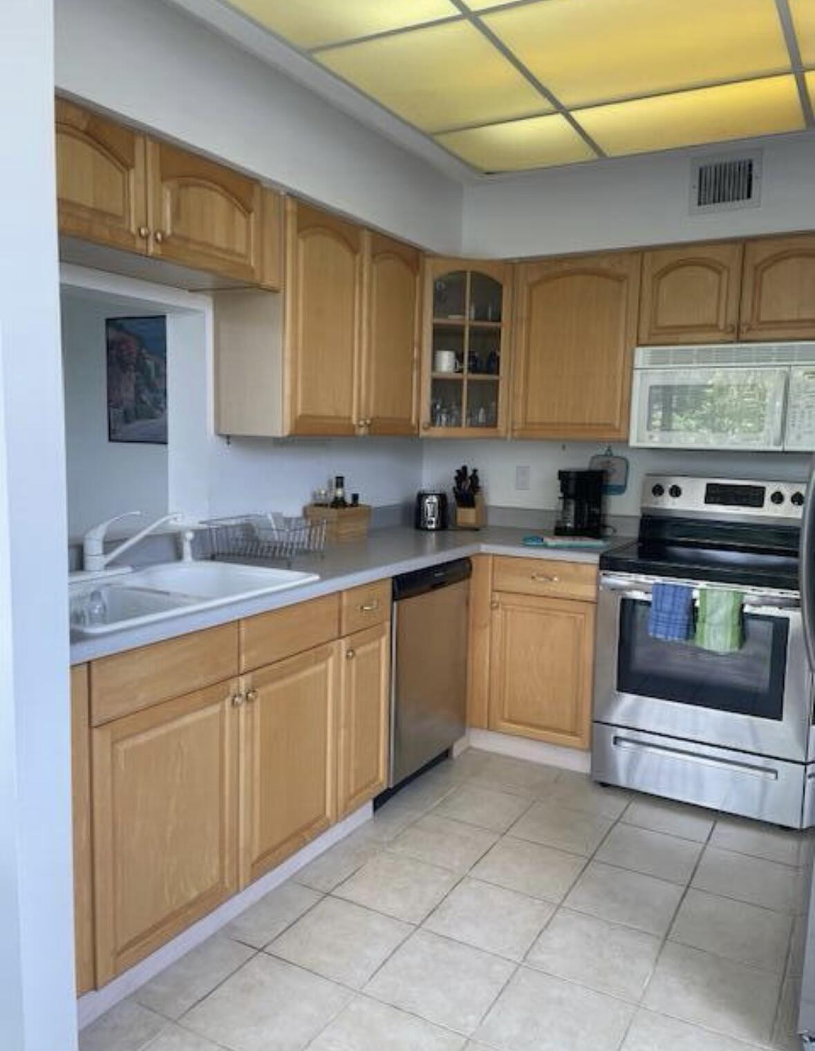 600 Egret Circle 7305