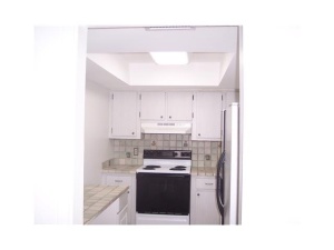 312 Northlake Drive 303