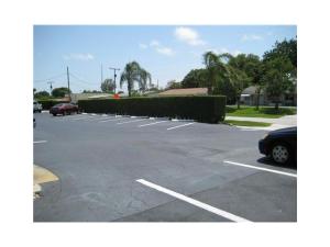 312 Northlake Drive 303