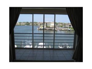 312 Northlake Drive 303