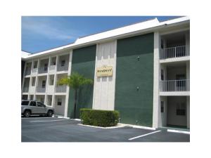 312 Northlake Drive 303