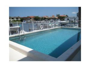 312 Northlake Drive 303