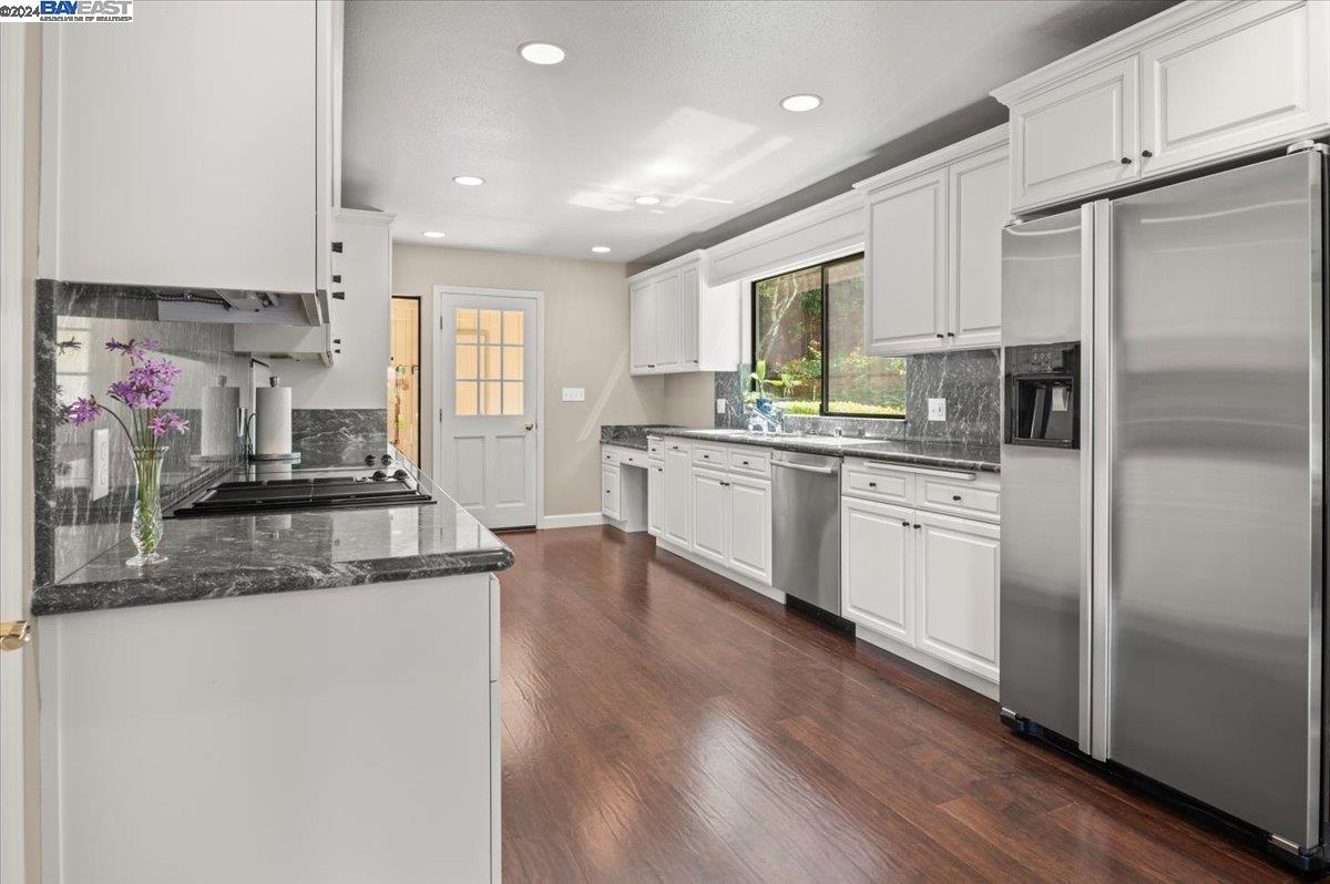 26465 Palomares Rd