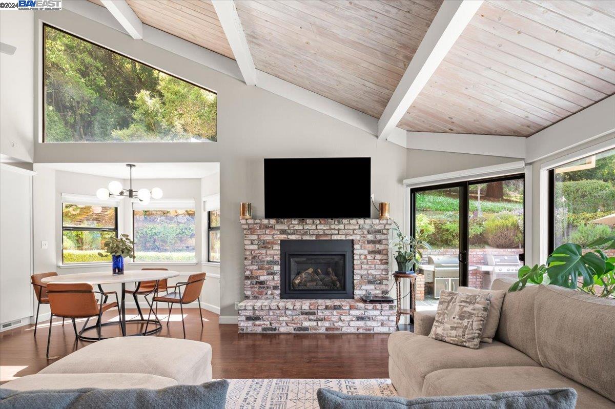 26465 Palomares Rd