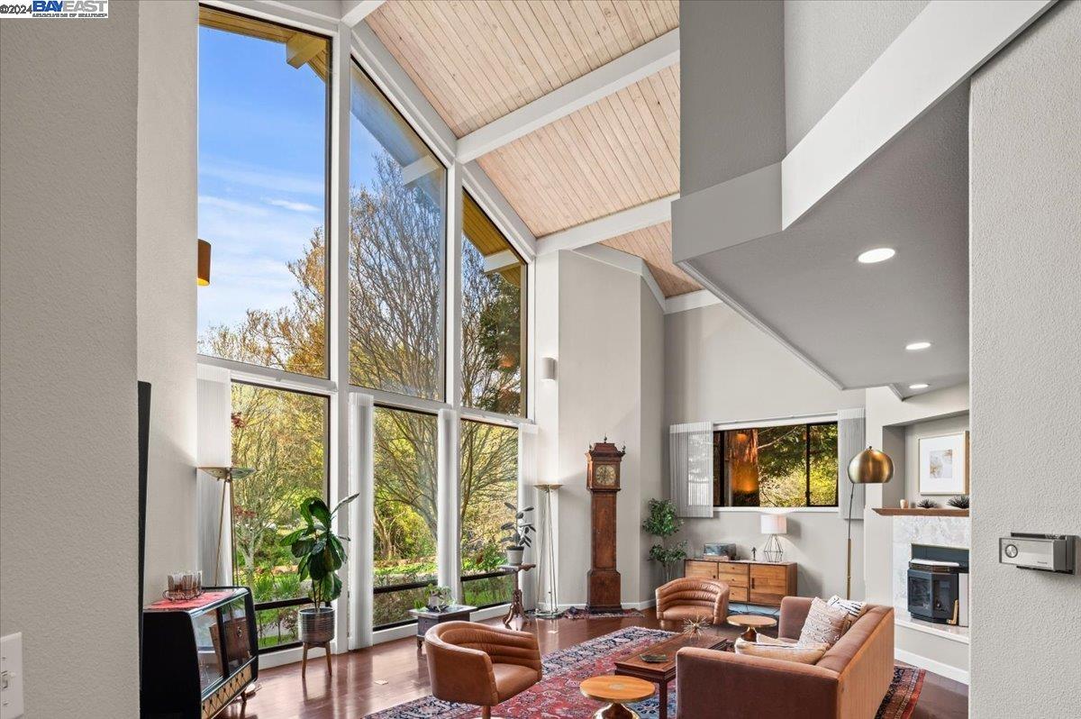 26465 Palomares Rd