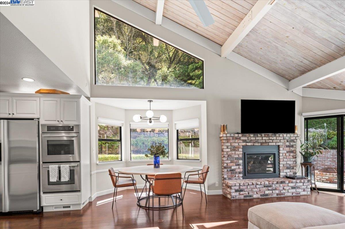26465 Palomares Rd