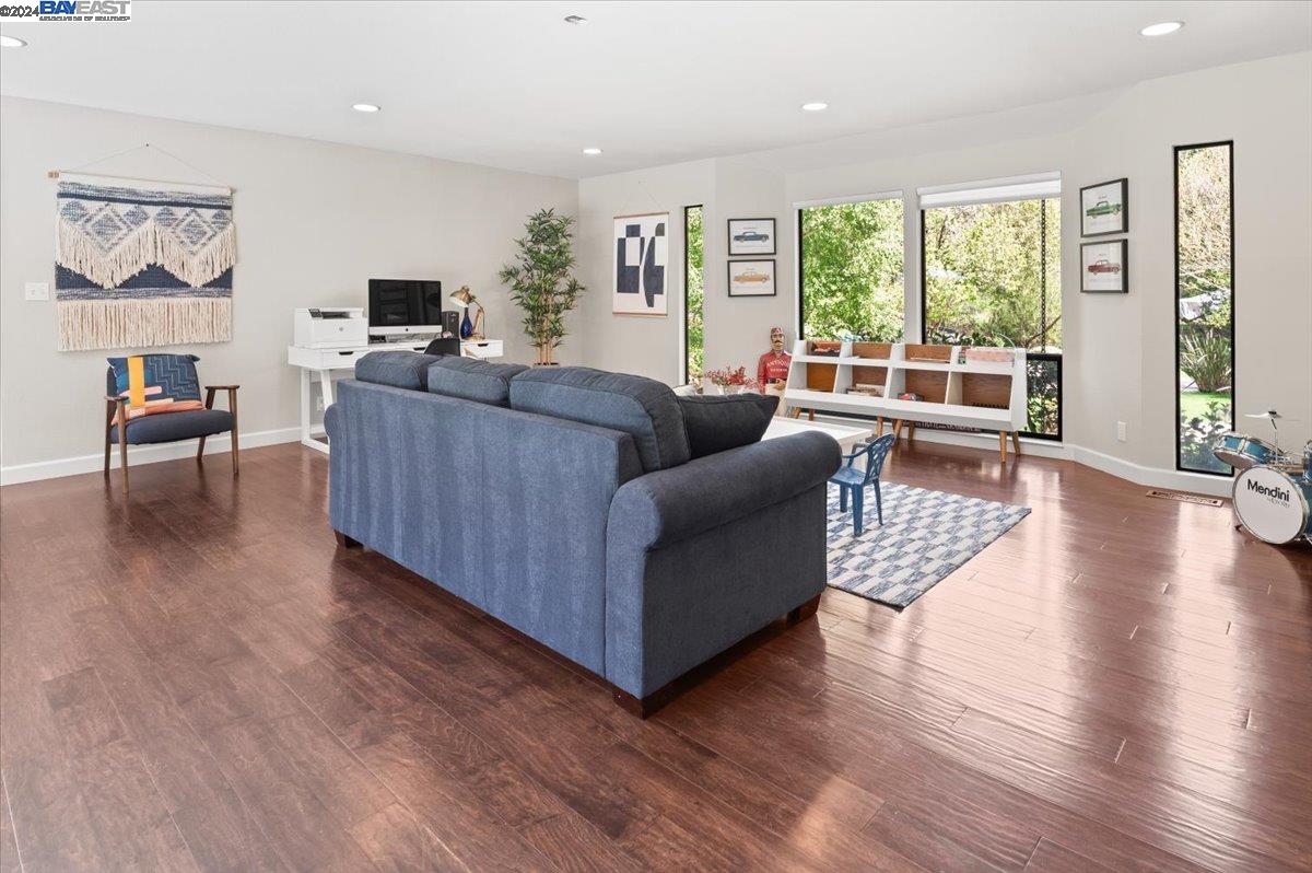 26465 Palomares Rd