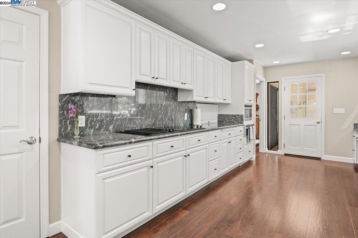 26465 Palomares Rd