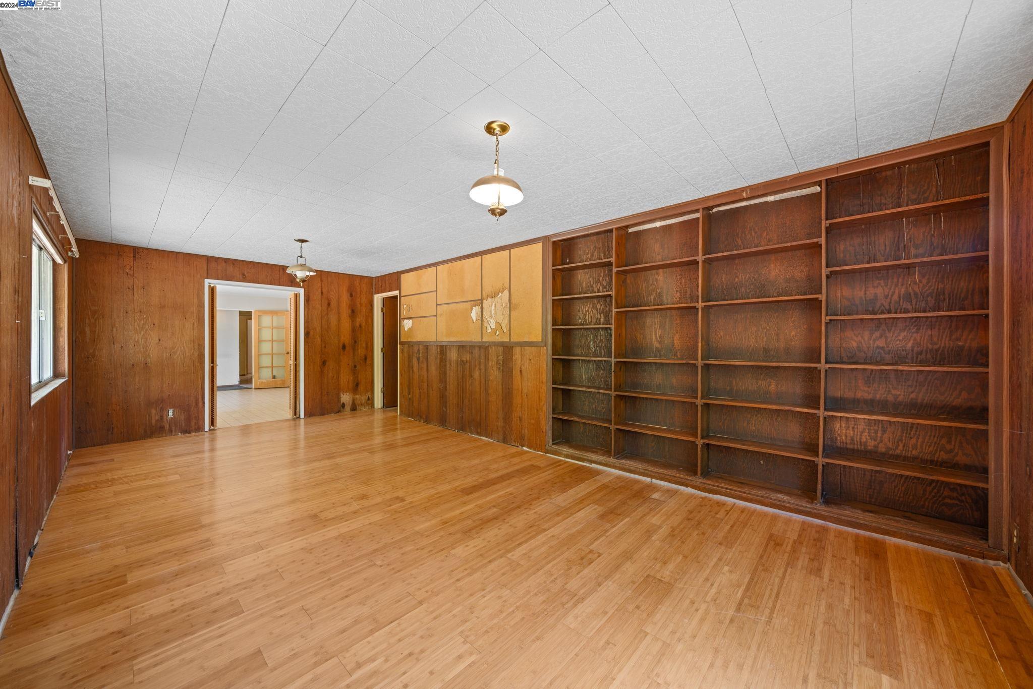 1430 Finley Rd