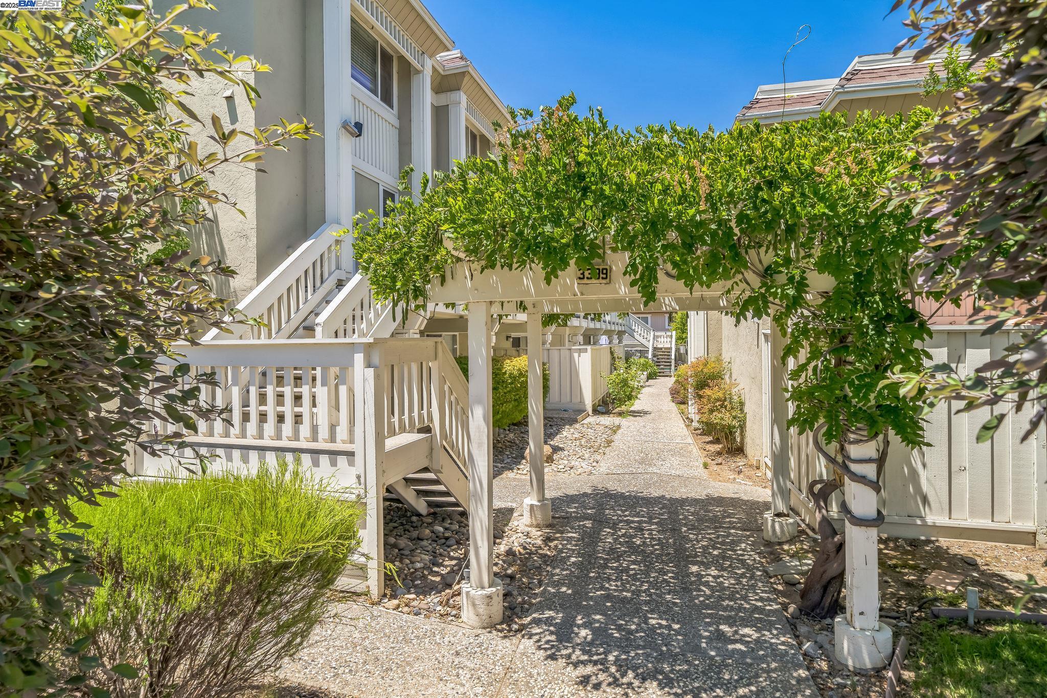 3399 Norton Way # 6