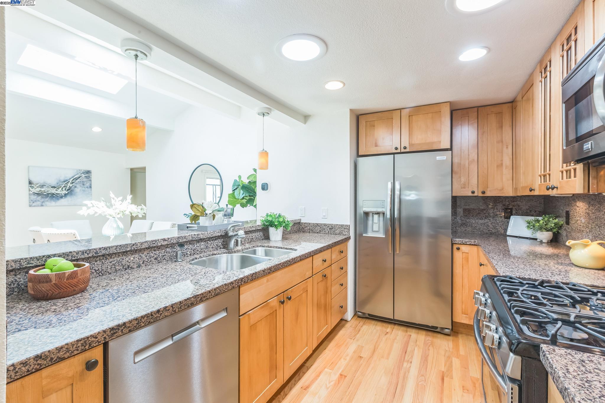 812 Luz Ct
