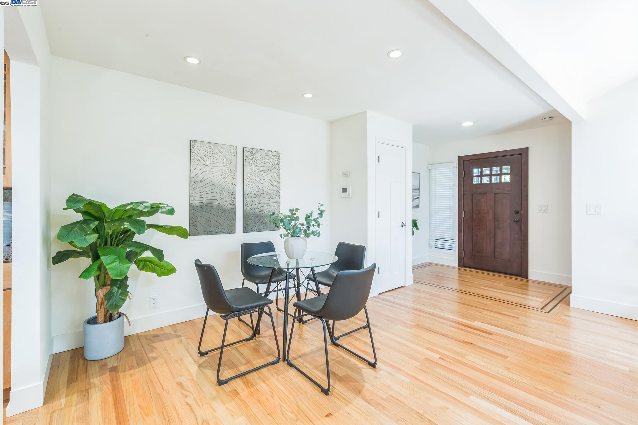 812 Luz Ct