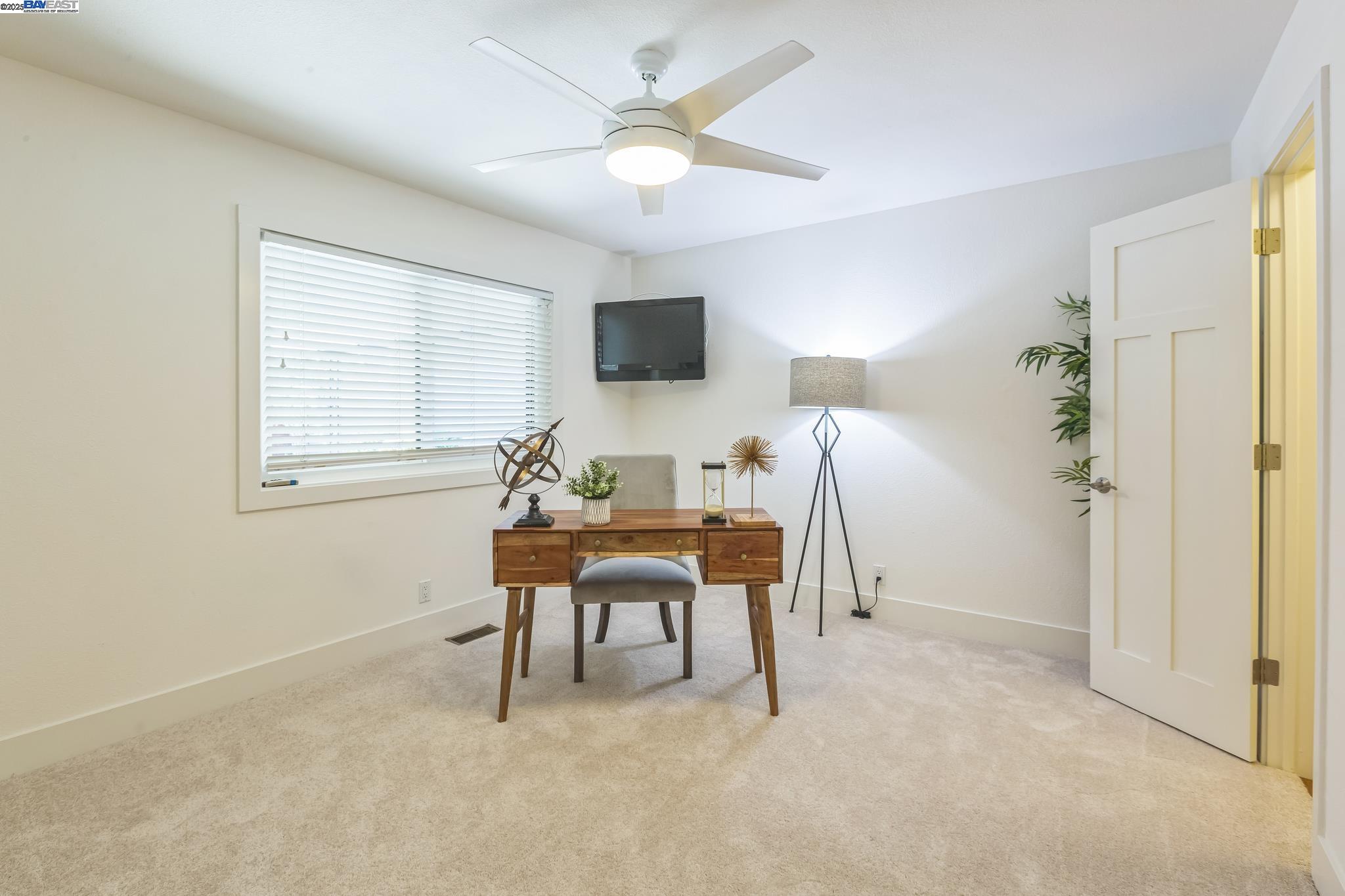 812 Luz Ct