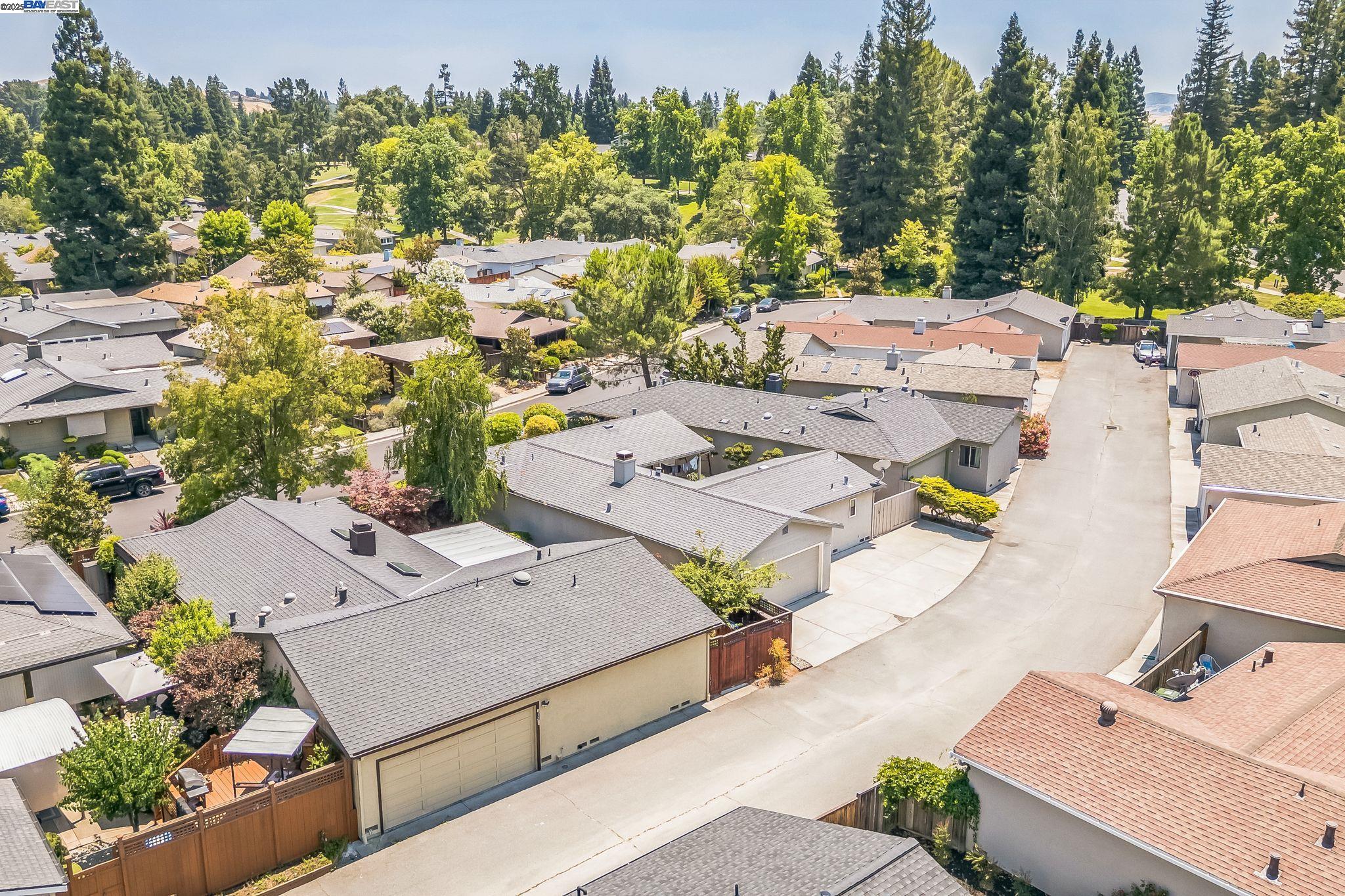 812 Luz Ct