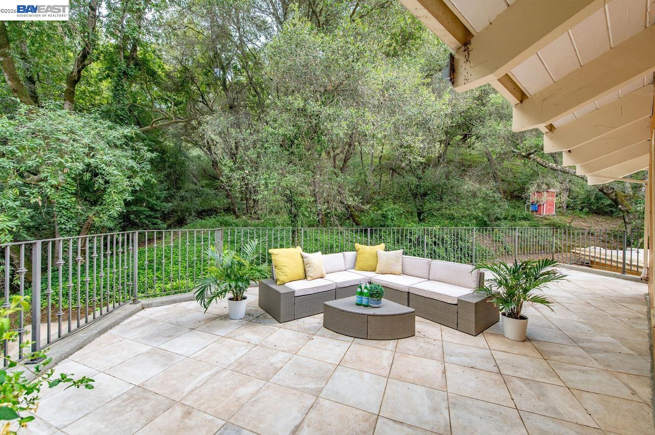 35655 Palomares Rd