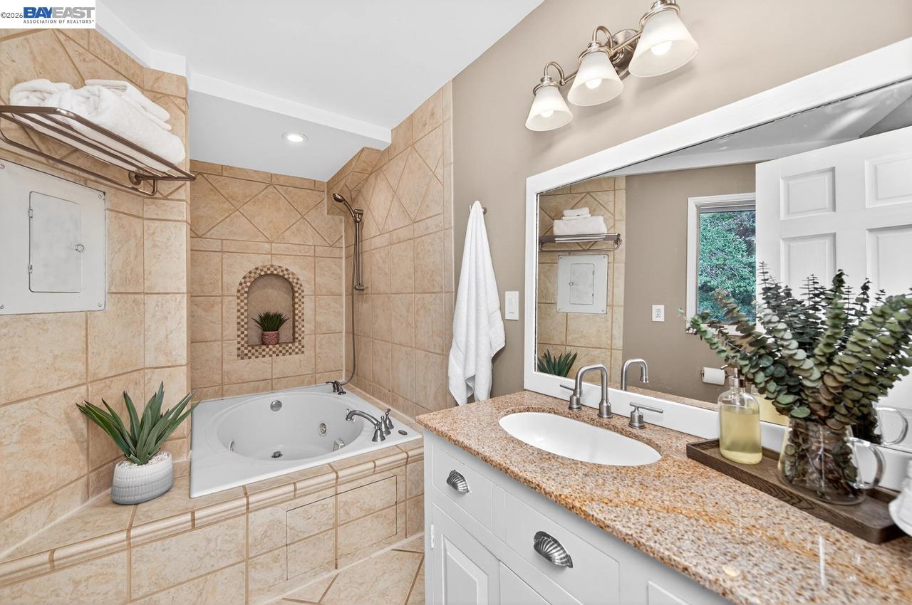 35655 Palomares Rd