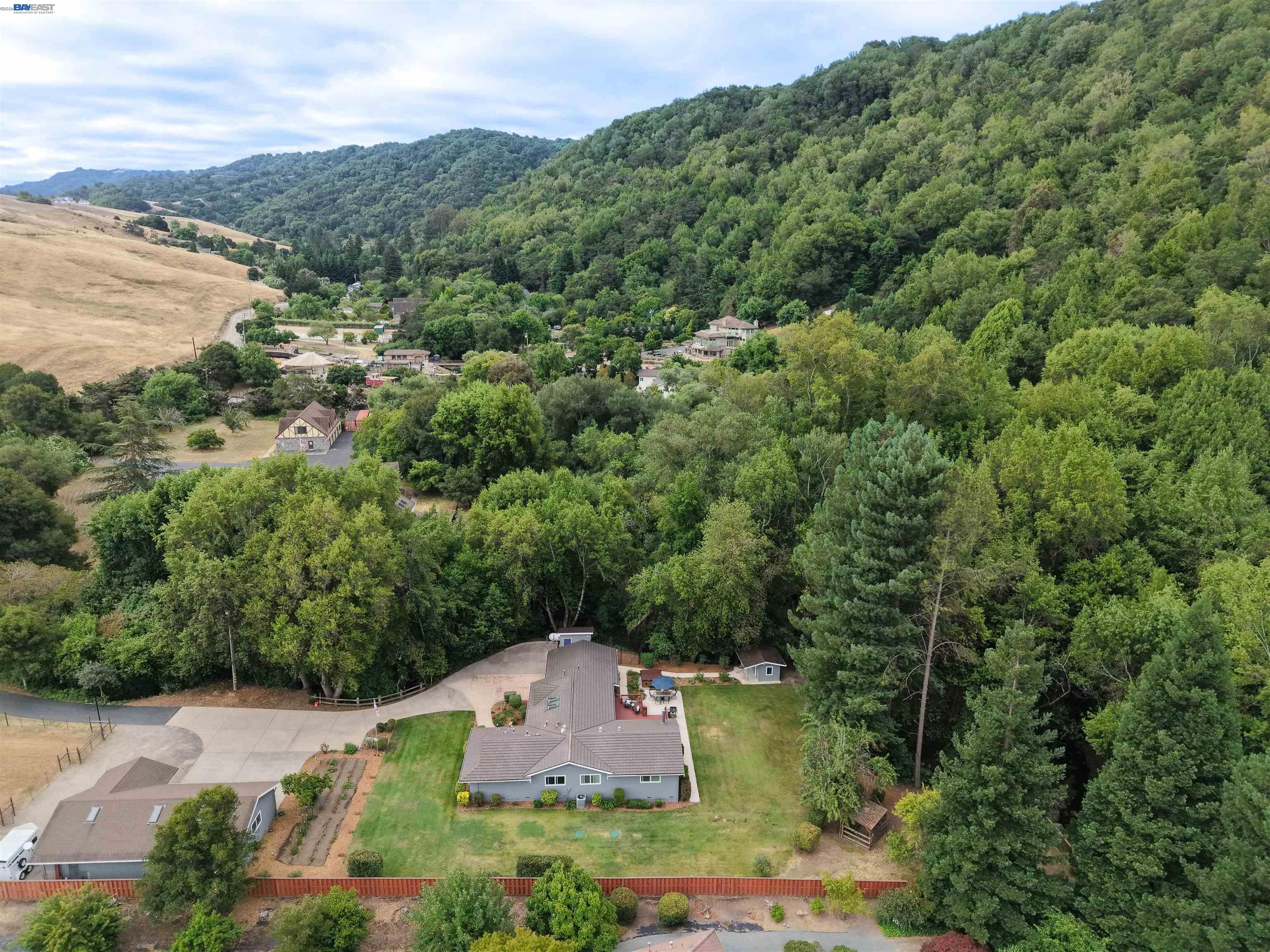 25477 Palomares Rd