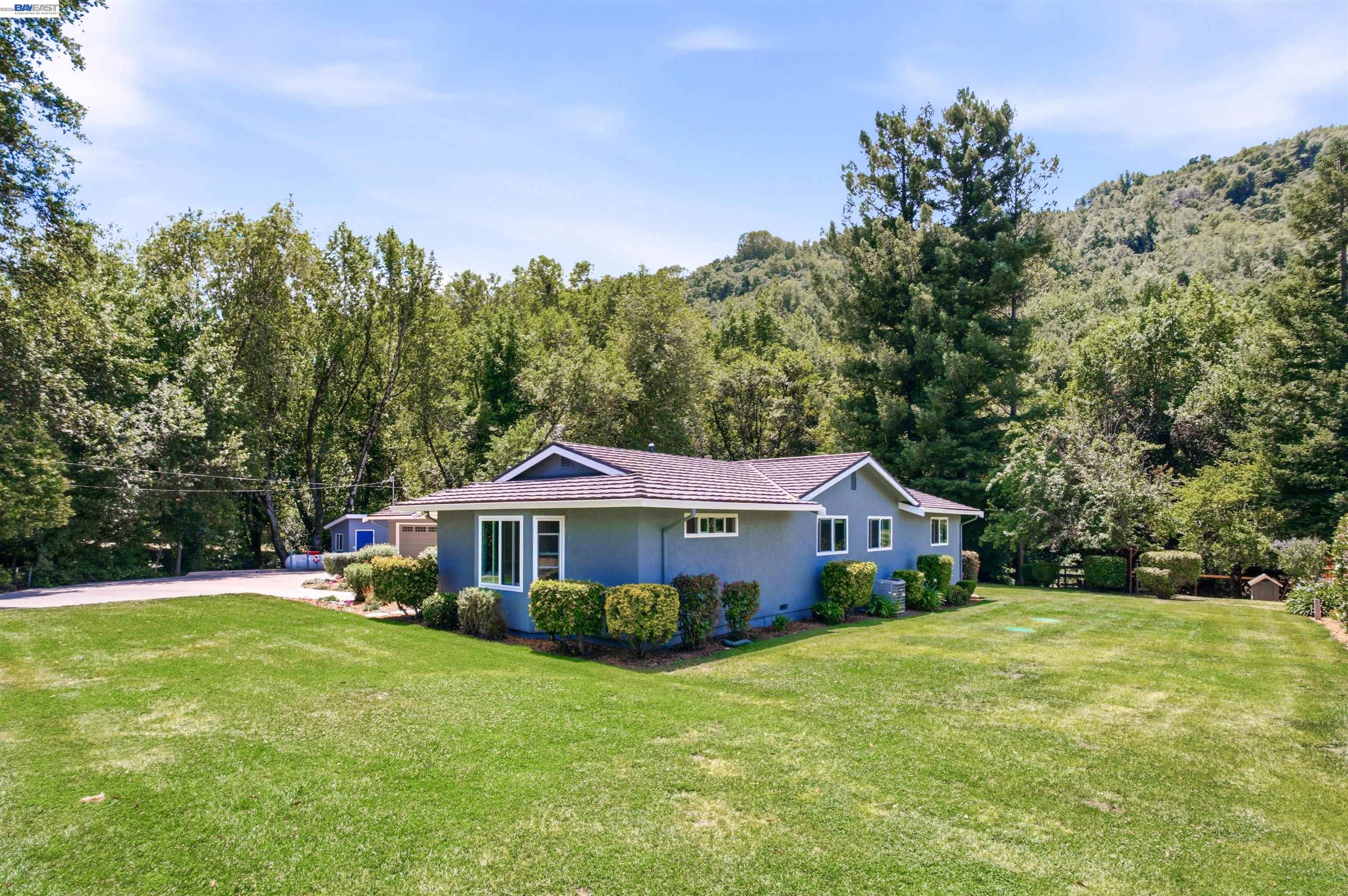 25477 Palomares Rd