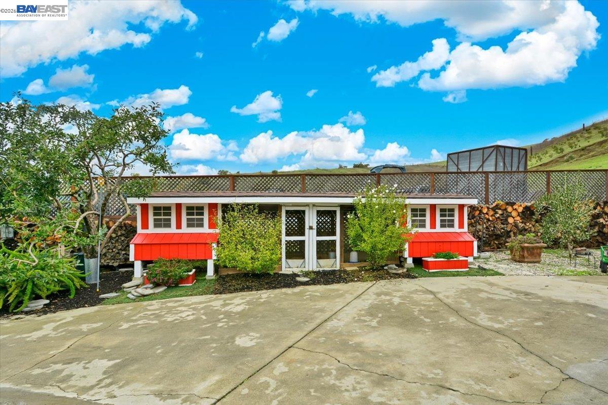 26928 Palomares Rd