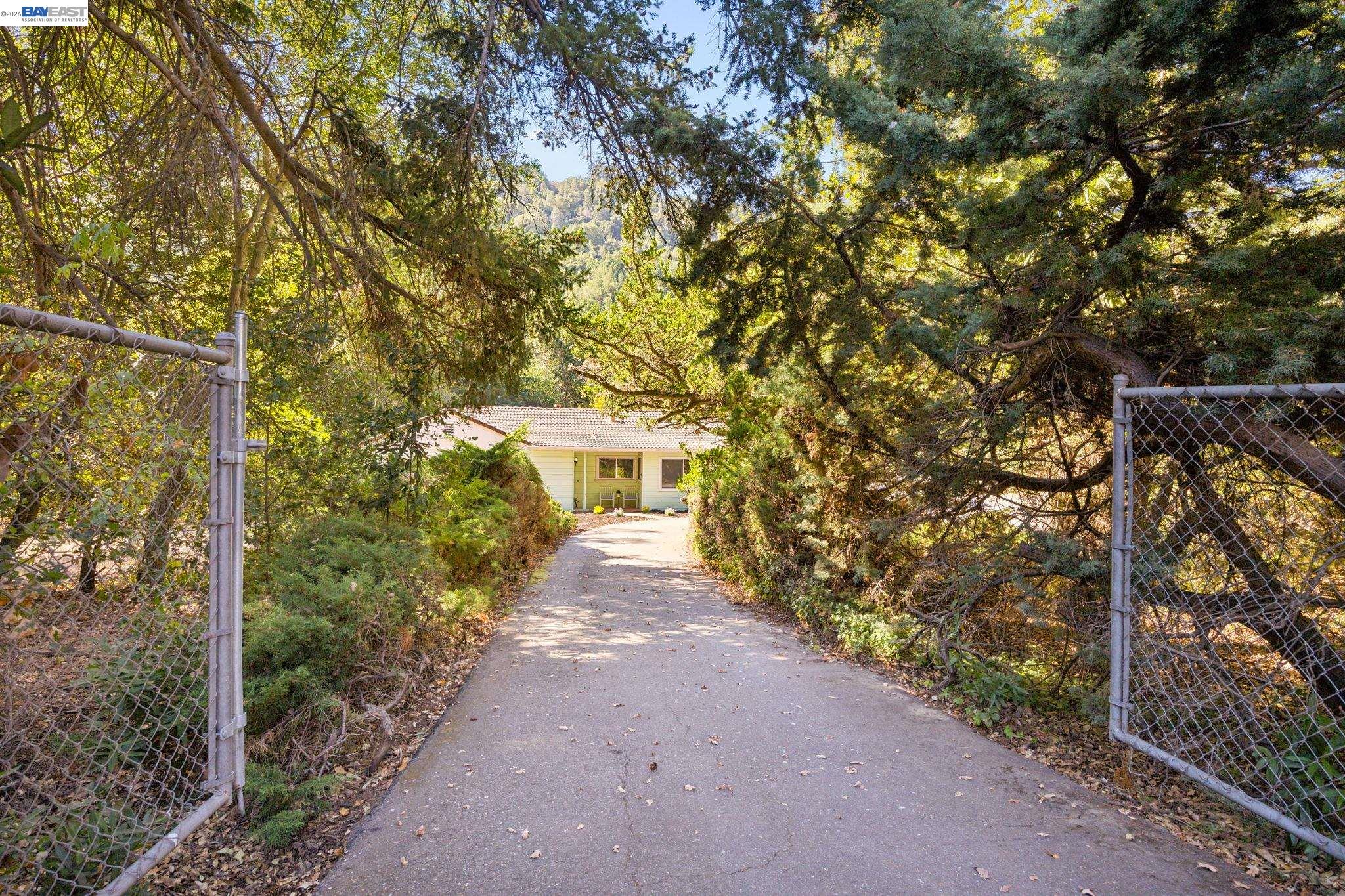 24227 Palomares Rd