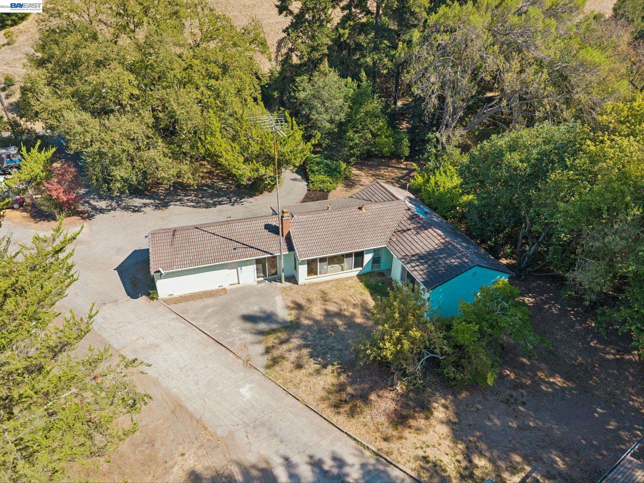 24227 Palomares Rd