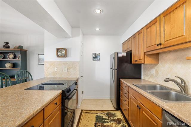 176 E La Bonte Street Unit: 302