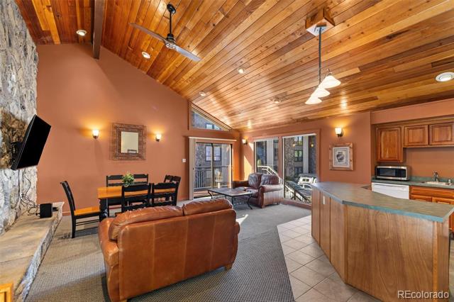176 E La Bonte Street Unit: 302