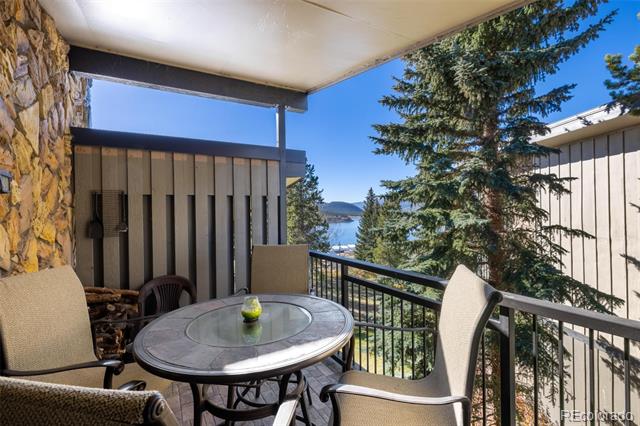 176 E La Bonte Street Unit: 302