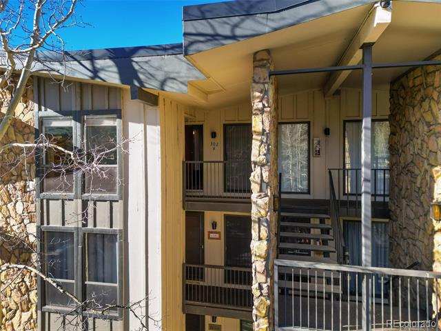 176 E La Bonte Street Unit: 302