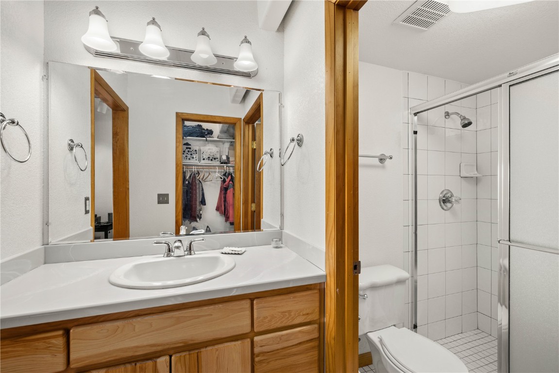 220 E La Bonte STREET 115