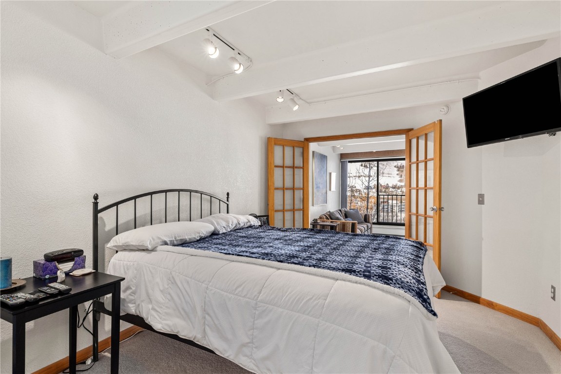 220 E La Bonte STREET 115