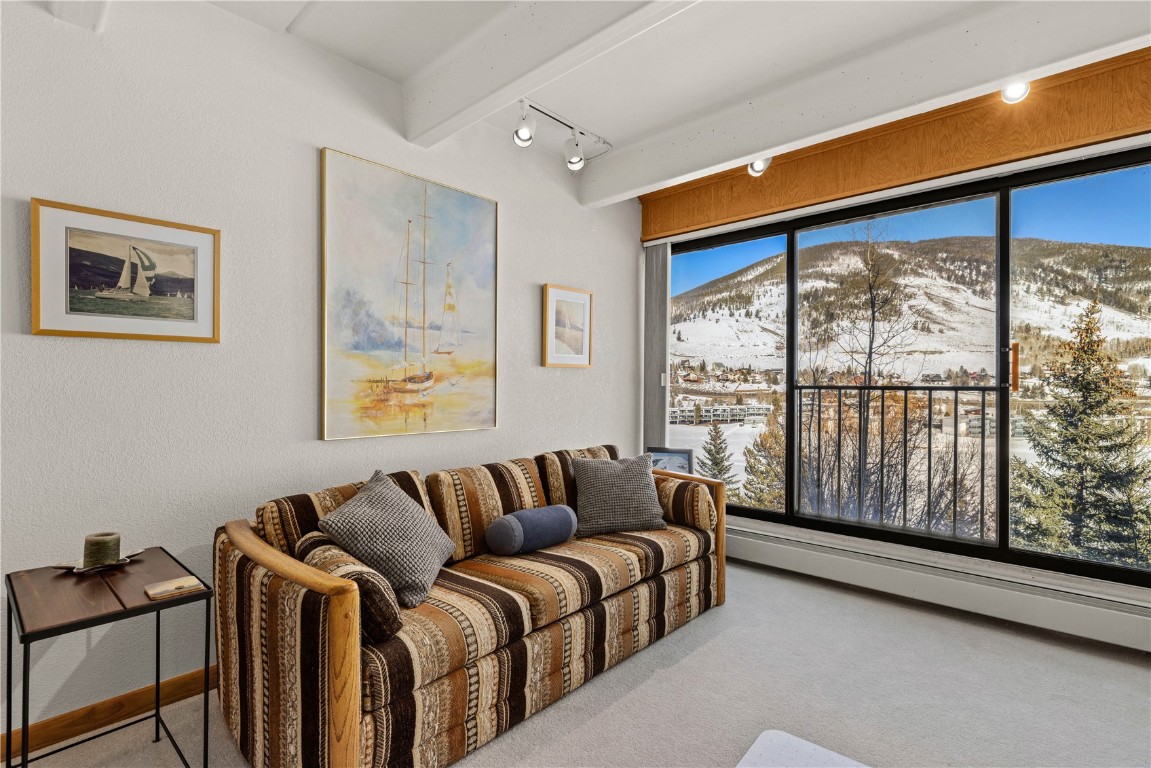 220 E La Bonte STREET 115