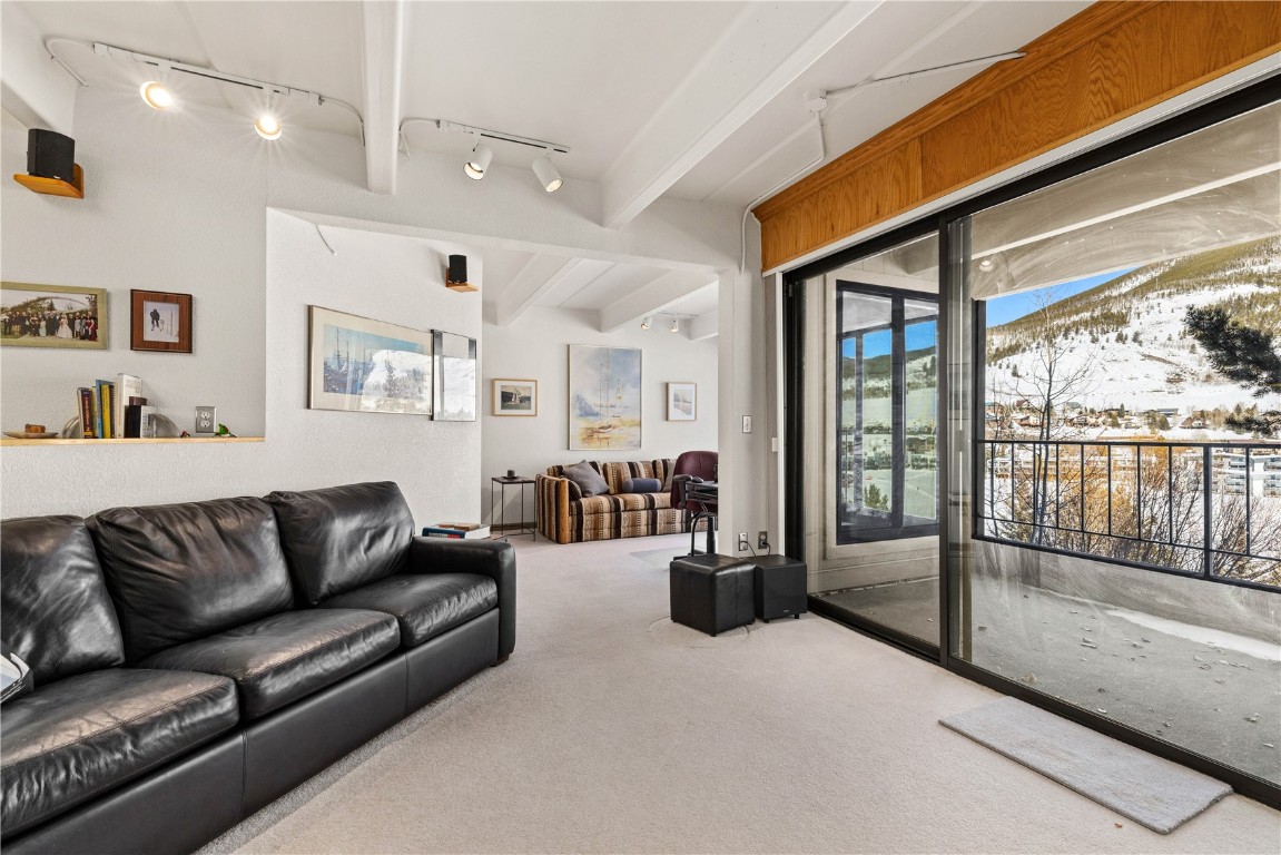 220 E La Bonte STREET 115