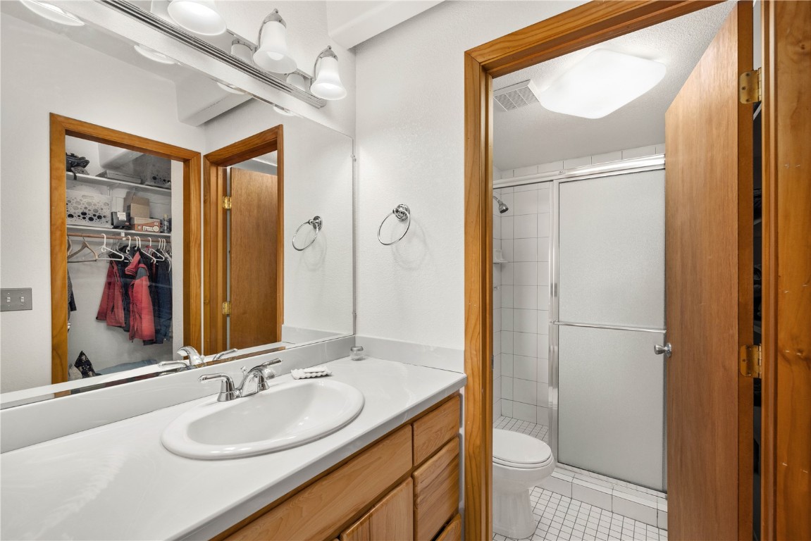 220 E La Bonte STREET 115