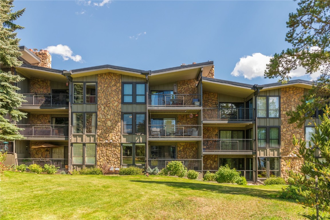 176 E La Bonte STREET 104