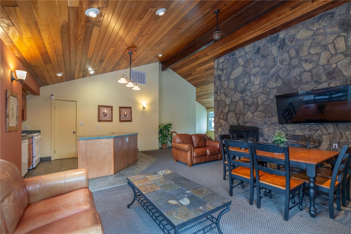 176 E La Bonte STREET 104