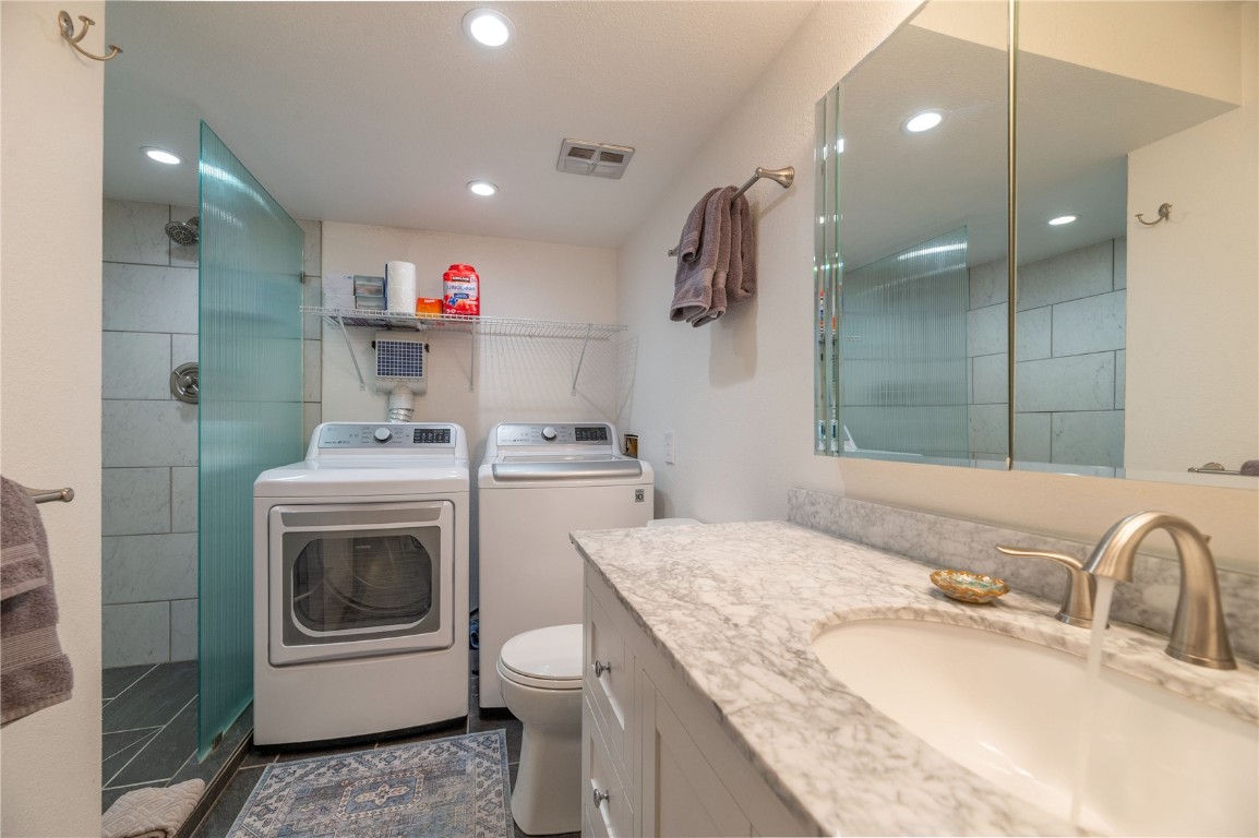 176 E La Bonte STREET 104
