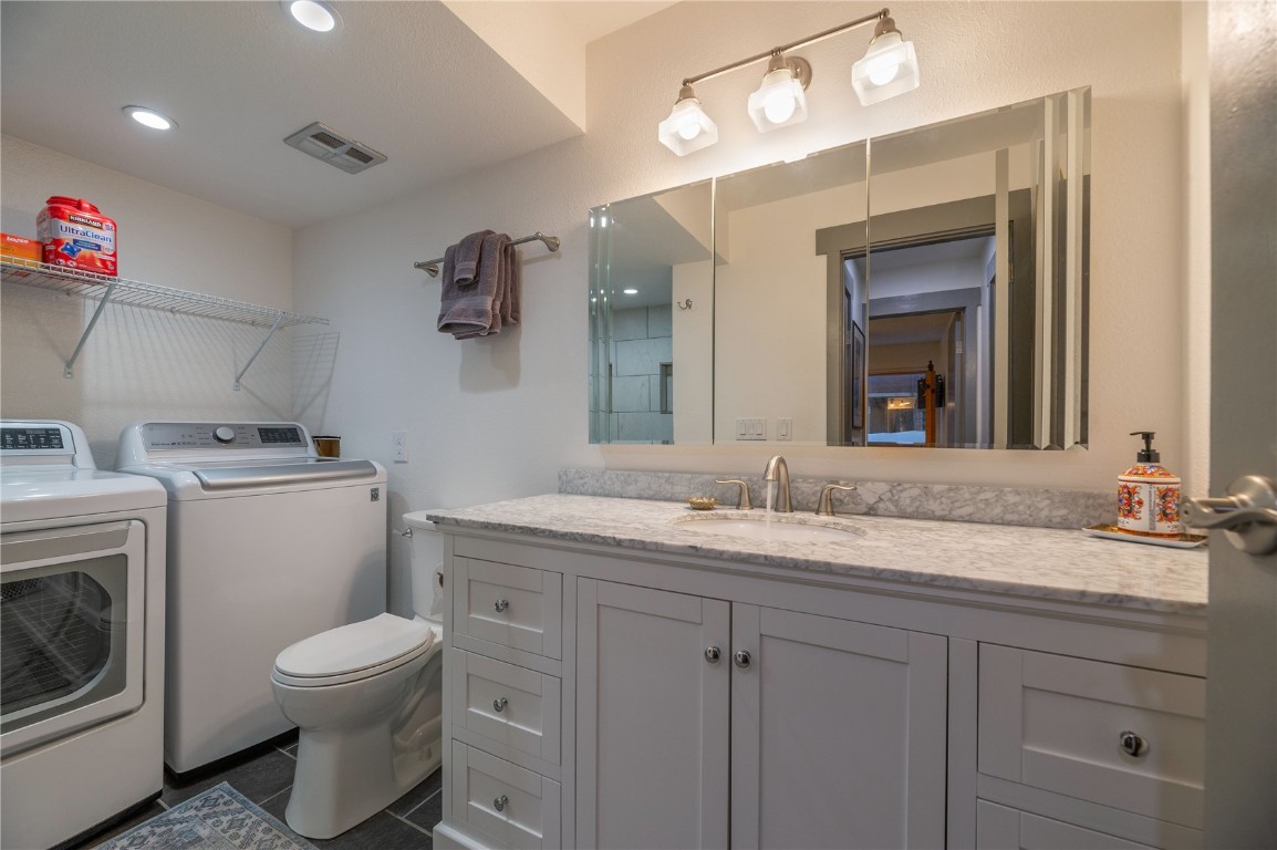 176 E La Bonte STREET 104