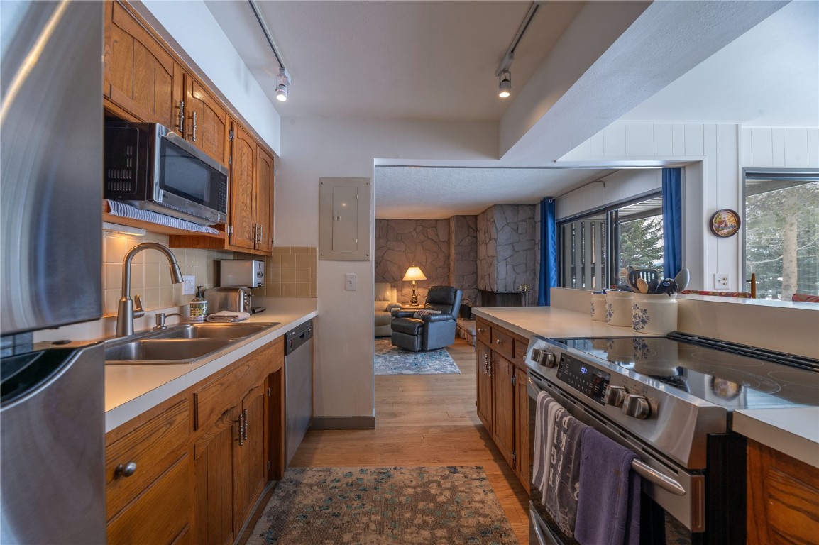 176 E La Bonte STREET 104