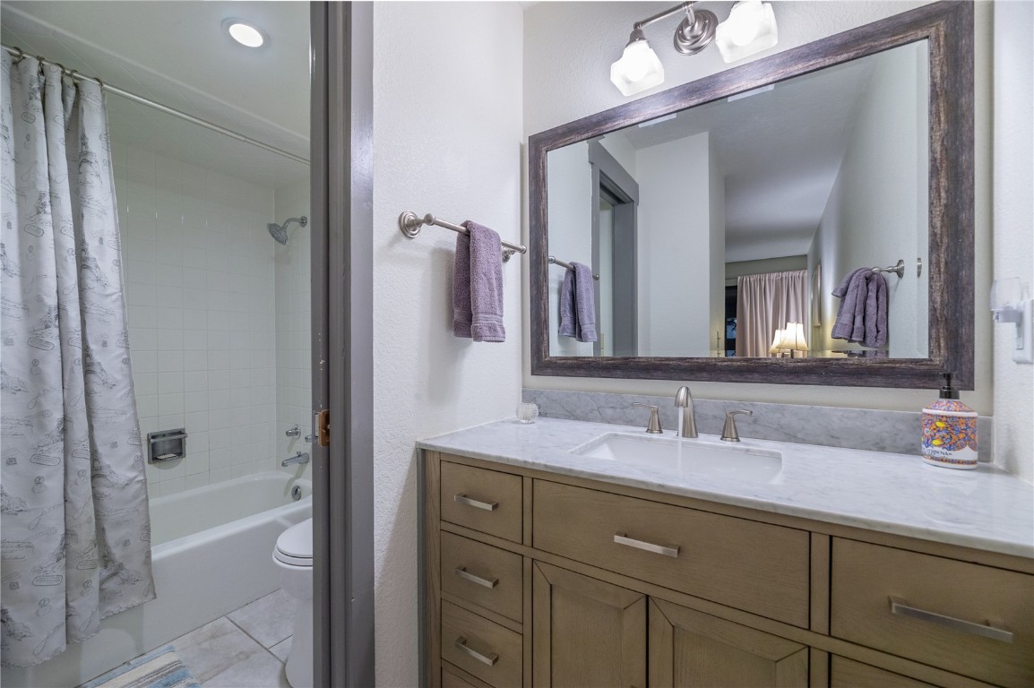 176 E La Bonte STREET 104