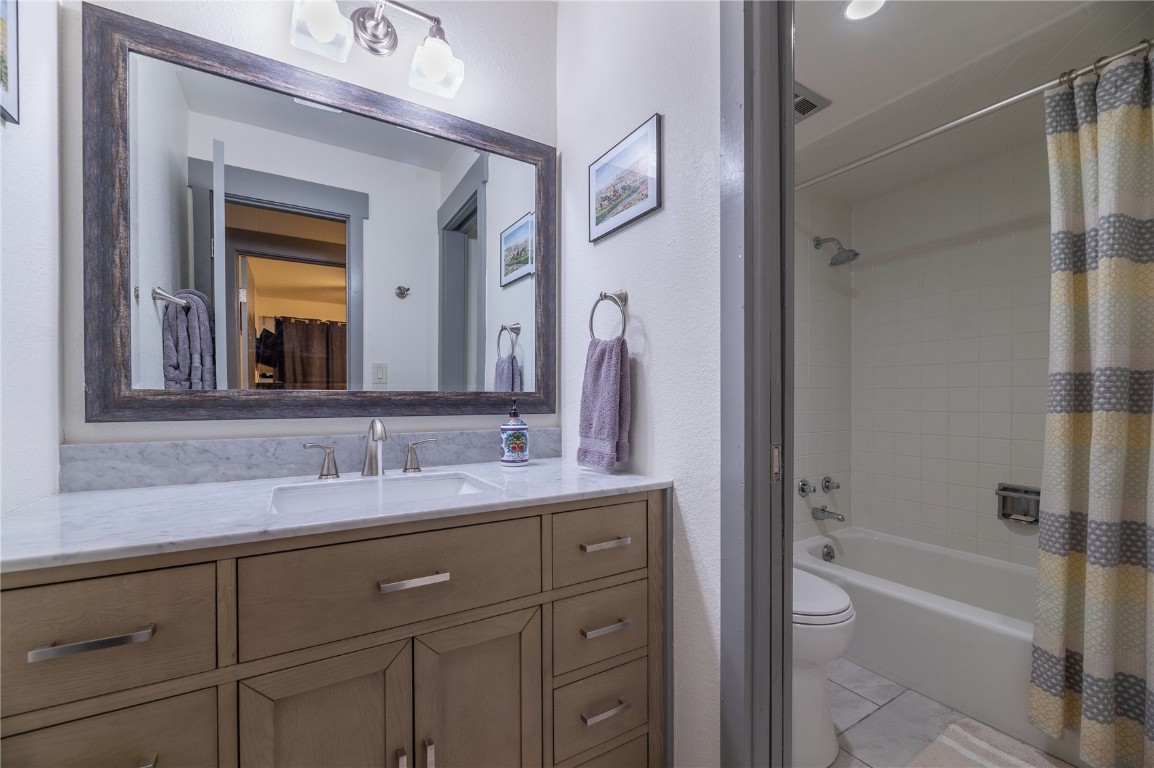 176 E La Bonte STREET 104