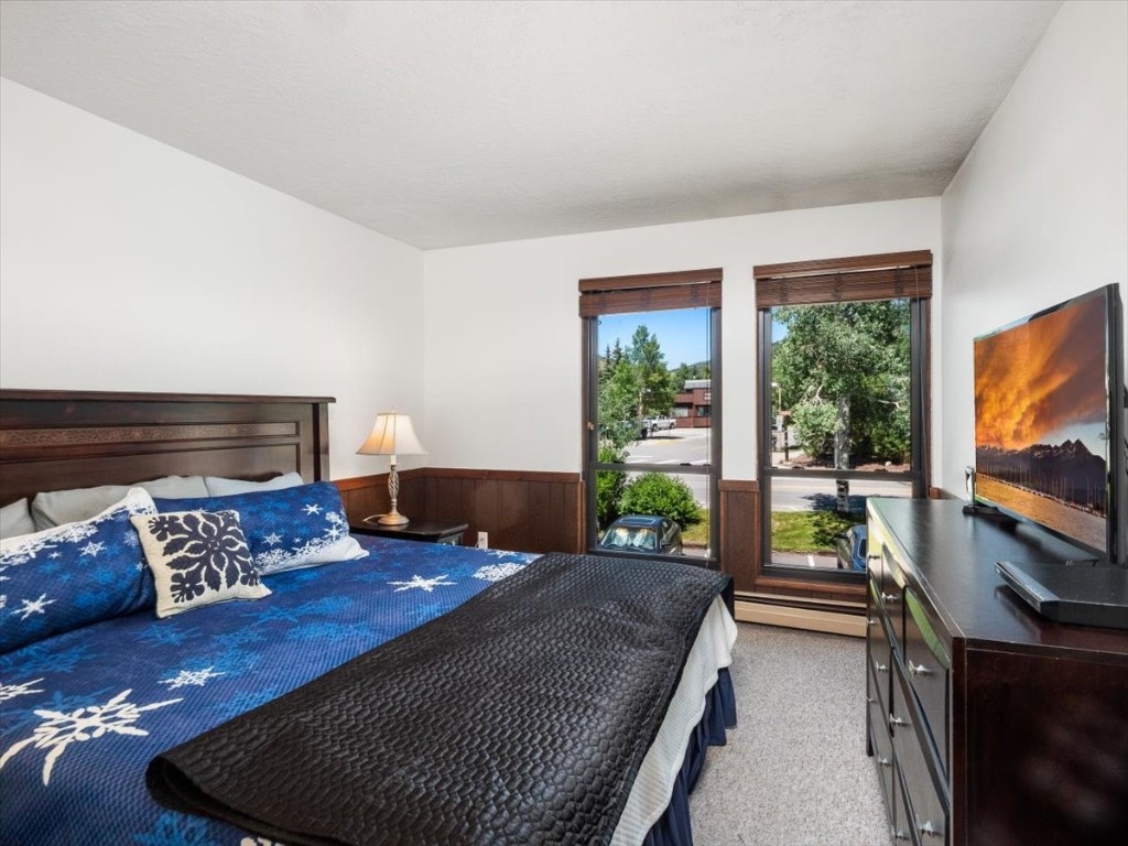 160 E La Bonte STREET 203