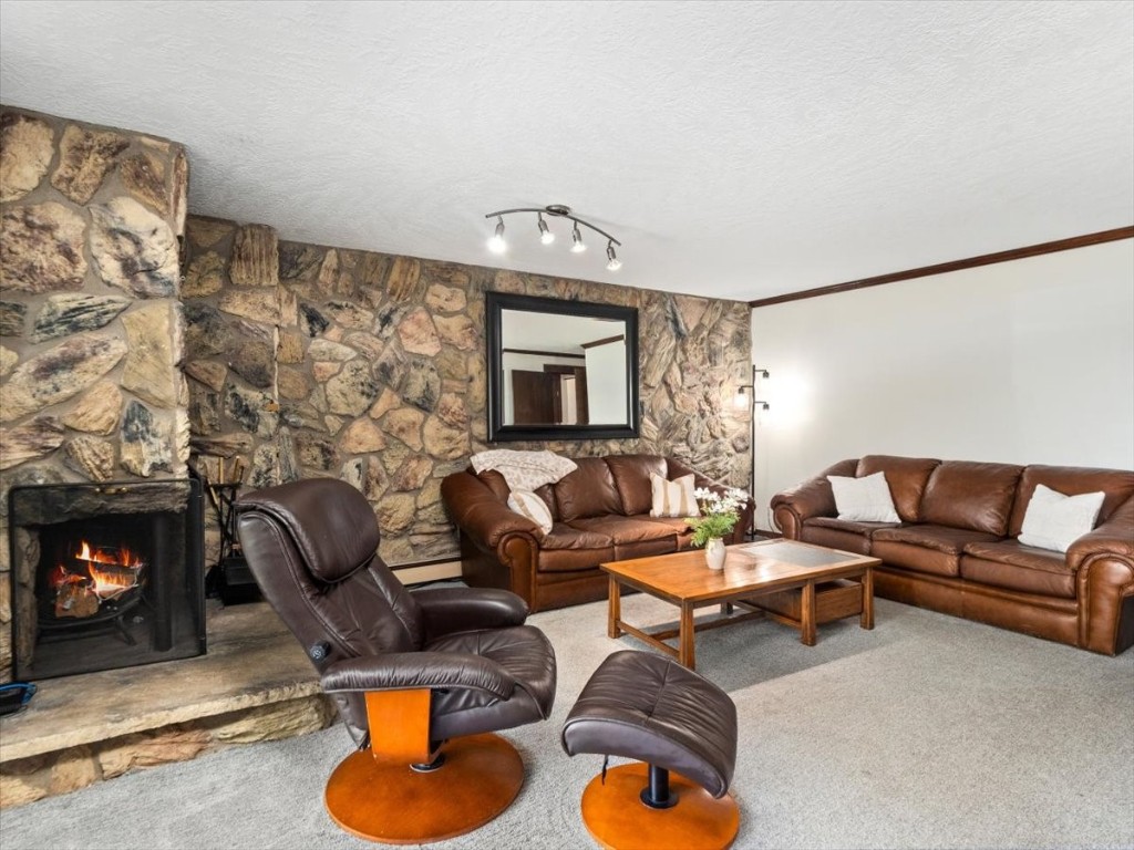 160 E La Bonte STREET 203