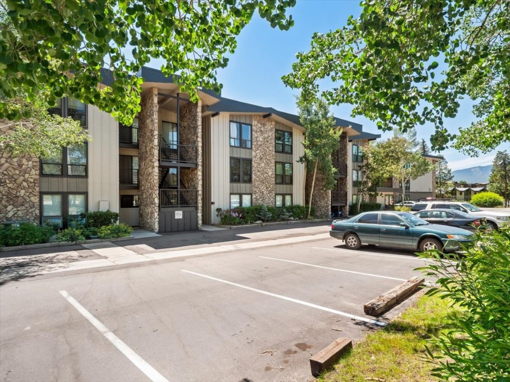 160 E La Bonte STREET 203