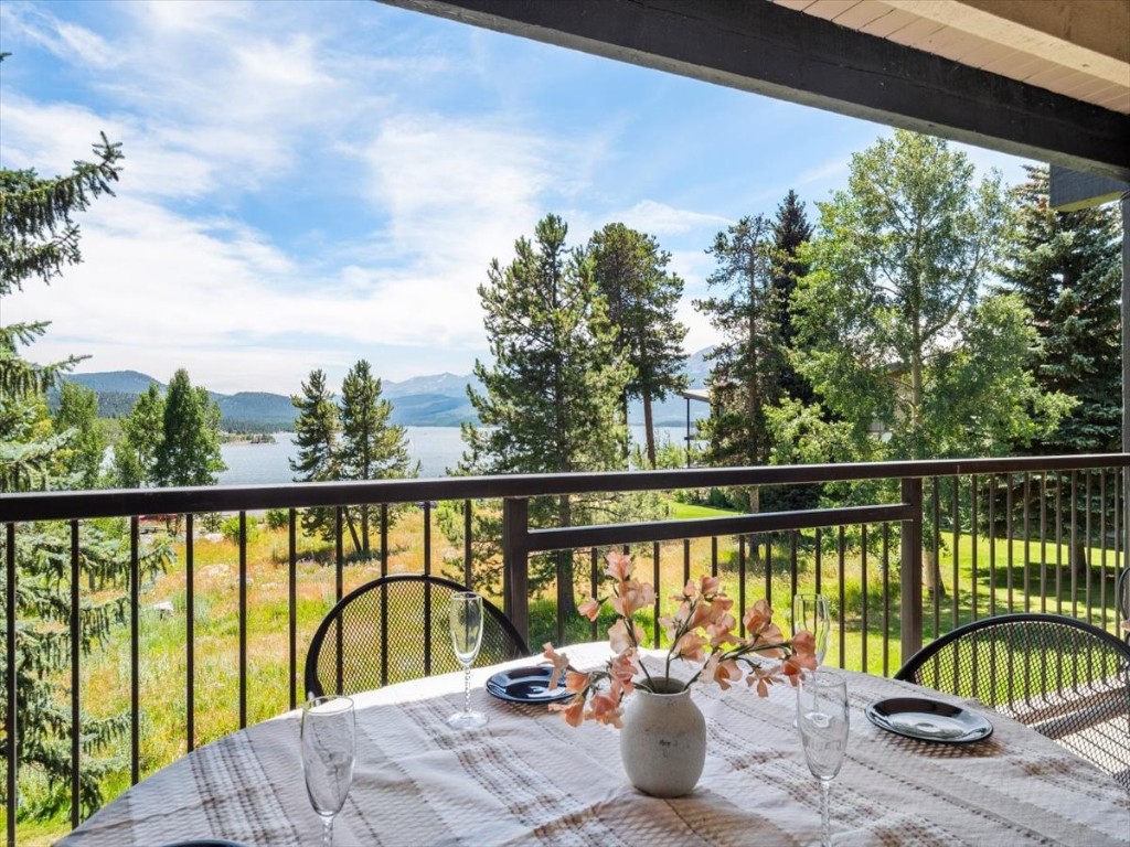 160 E La Bonte STREET 203