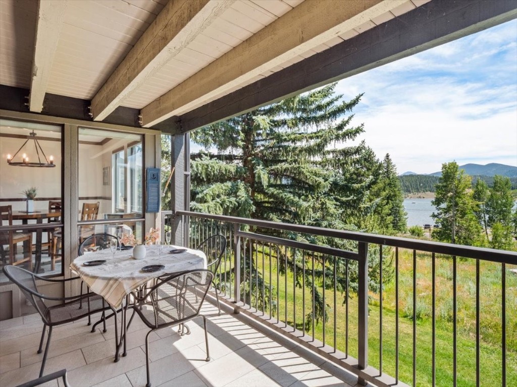 160 E La Bonte STREET 203